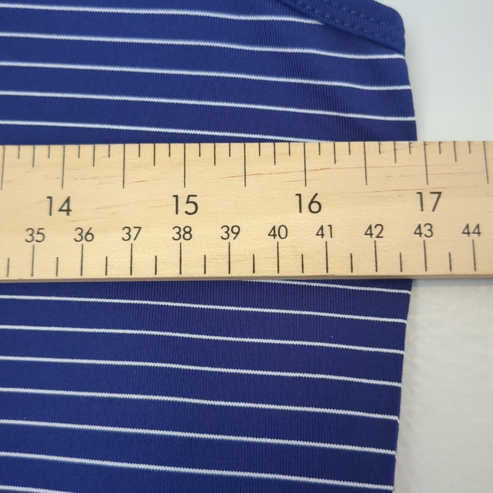 Under Armour Tank Womens Size Mediun Golf Preppy Summer Casualc Tennis - Picture 4 of 7